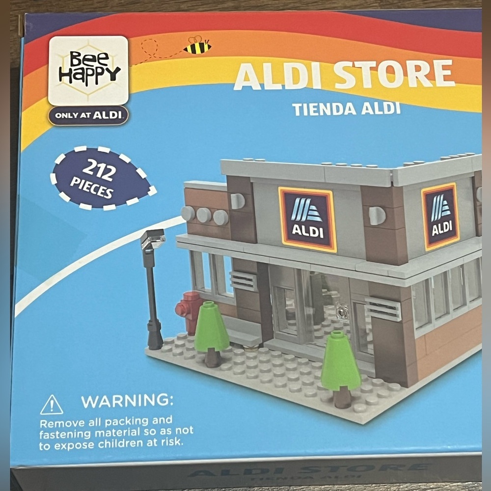 Bee happy ALDI building set of an Aldi Store. New